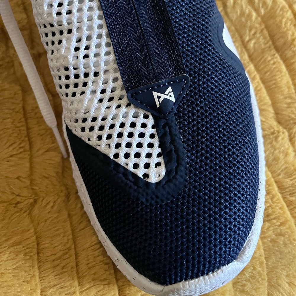 Nike PG 4 Oreo tennis shoes